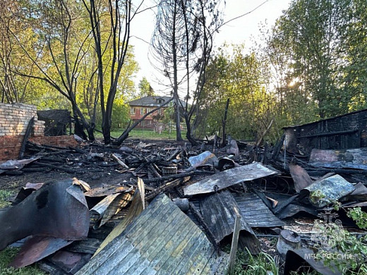 В Иванове сгорели сараи на площади 100 квадратов